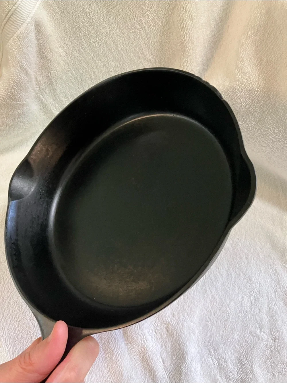 Antique Griswold #6 Black Cast Iron Skillet -9inch  Heavy-Duty Frying Pan